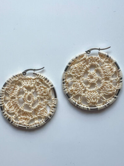 Ατσάλινα σκουλαρίκια κρίκοι πλεκτά χειροποίητα μπεζ