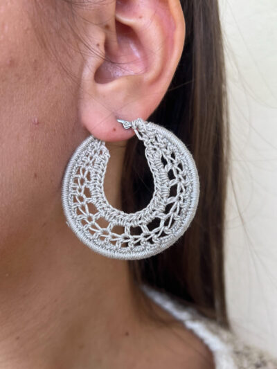 Ατσάλινα σκουλαρίκια κρίκοι πλεκτά χειροποίητα ανοιχτό μπέζ