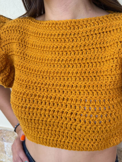 Πλεκτό χειροποίητο μουσταρδί μπλουζάκι με κύματα στα μανίκια