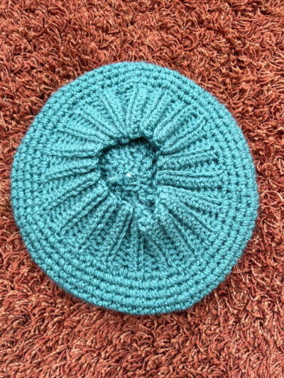 Πλεκτός χειροποίητος μπερές παιδικός γαλάζιος με pom pom