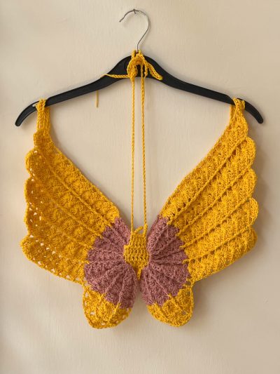 Crop top σε σχήμα πεταλούδας