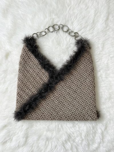 Τσάντα όμου με γουνίτσα μπέζ